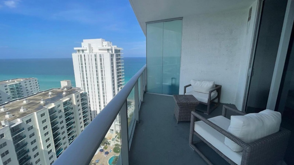 Hyde Beach Resort Rentals Image 14