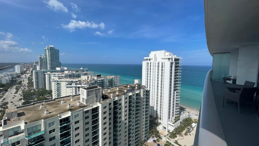 Hyde Beach Resort Rentals Image 15