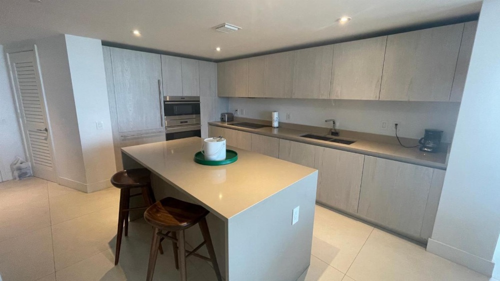 Hyde Beach Resort Rentals Image 18