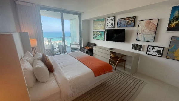 Hyde Beach Resort Rentals image 3